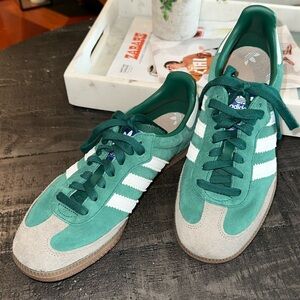 EUC Adidas Samba OG “Court Green”